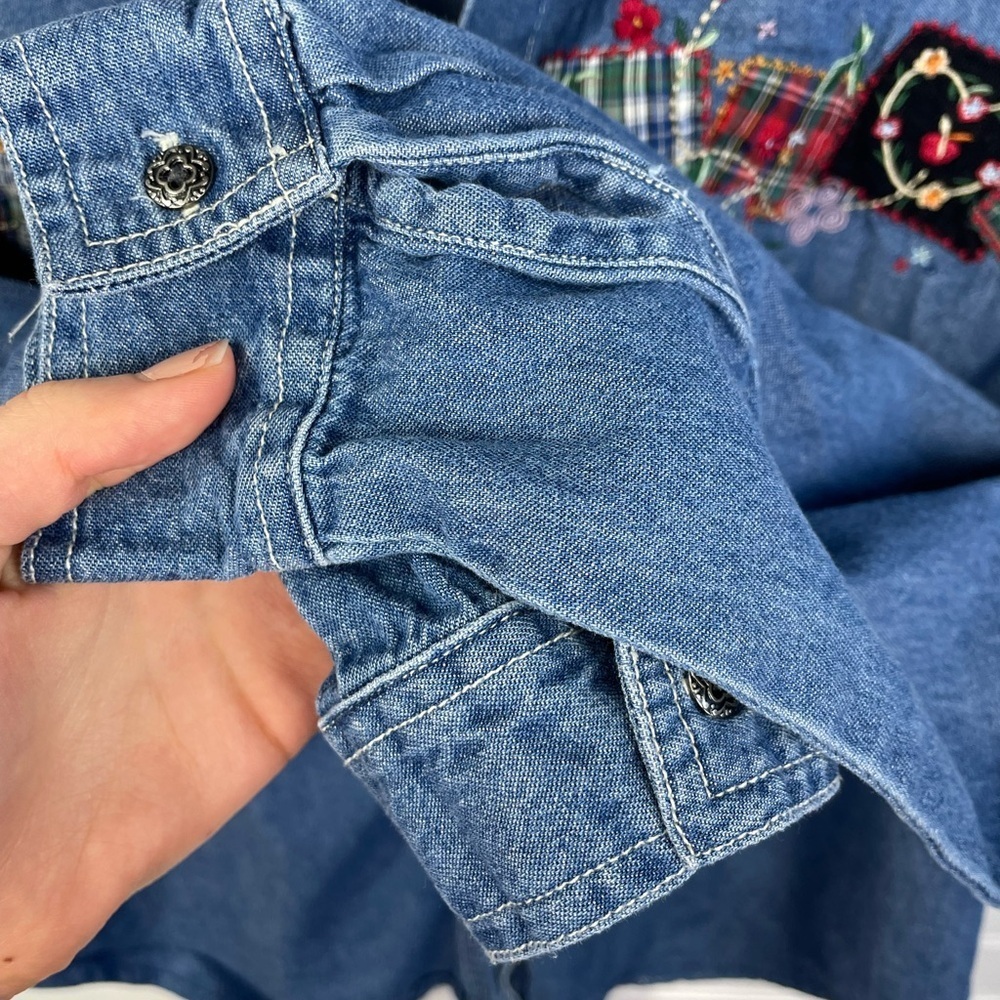 Quizz Again Blue Denim Vintage Button Up Embroidered Floral Top S Women’s EUC - Picture 4 of 15